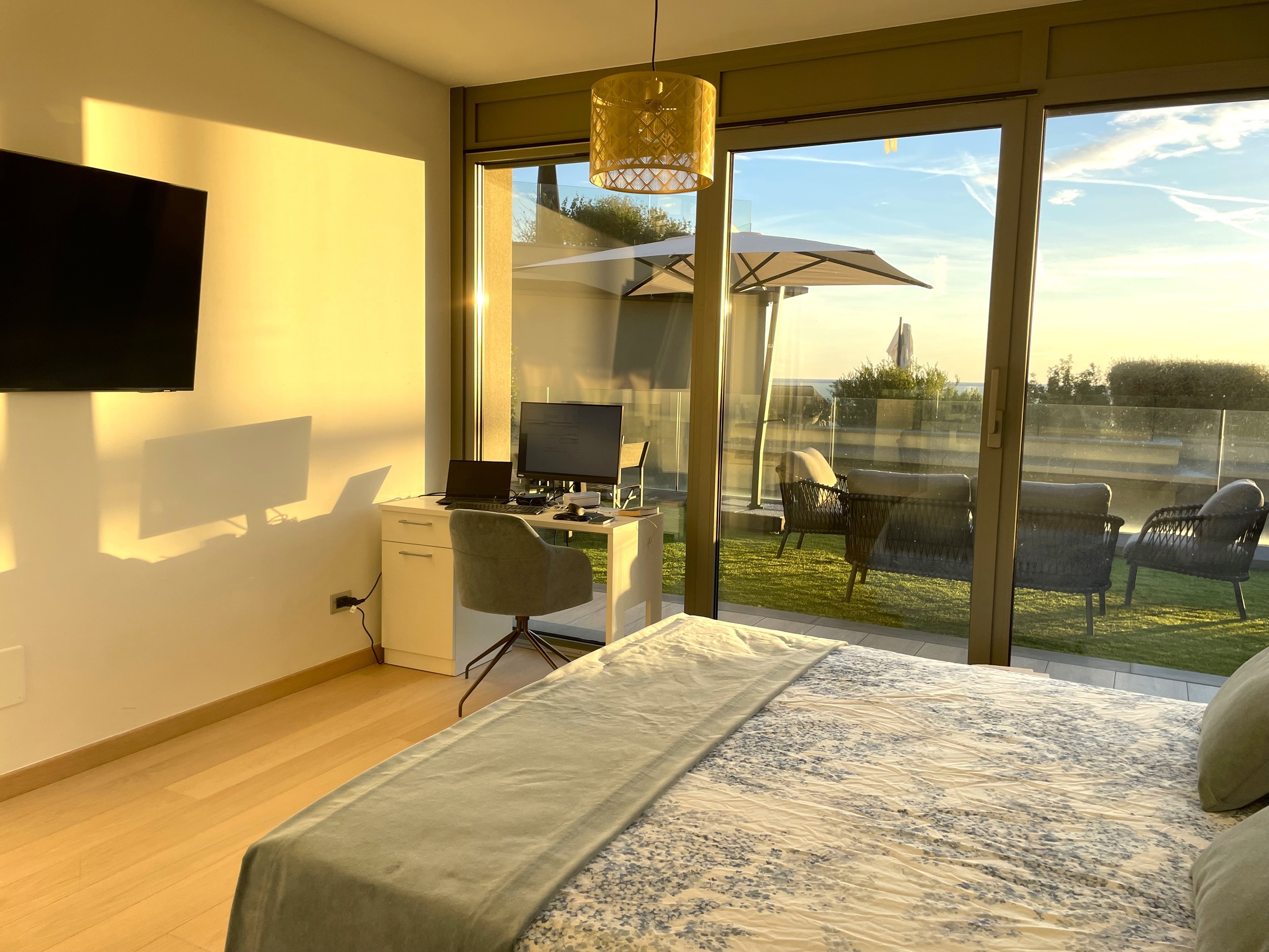 Master bedroom 